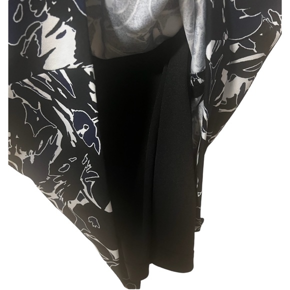 A Kasper black & white skirt in size 8 - Picture 5 of 7
